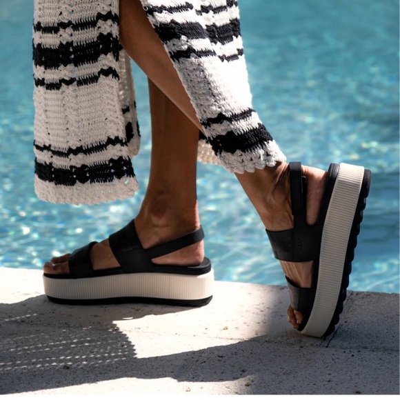 Women’s Reef Water Vista Higher Black Vintage Size 6 NWOT - Picture 9 of 13